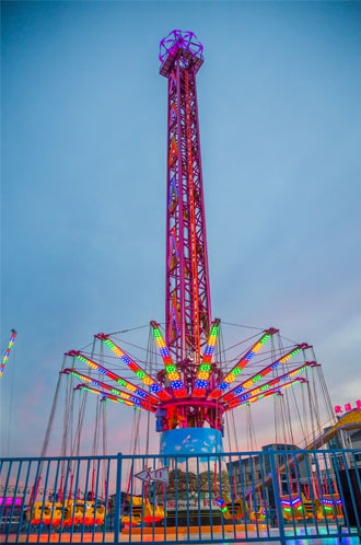 Swing tower ride